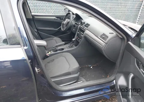 2014 Volkswagen Passat 2.5L S z USA, uszkodzony, nr VIN 1VWAP7A30EC003467